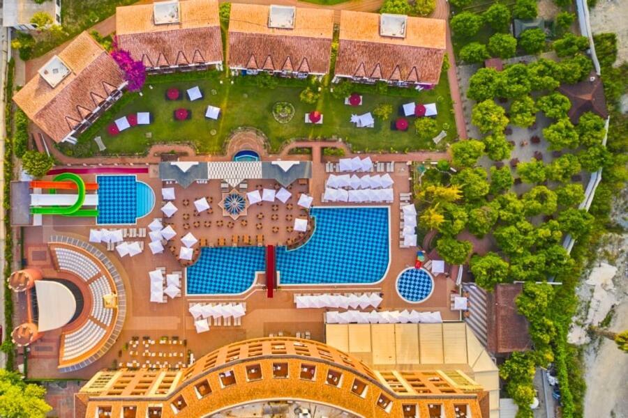 Noxinn Hotels Club Ultra All Inclusive Konaklı Exteriör bild